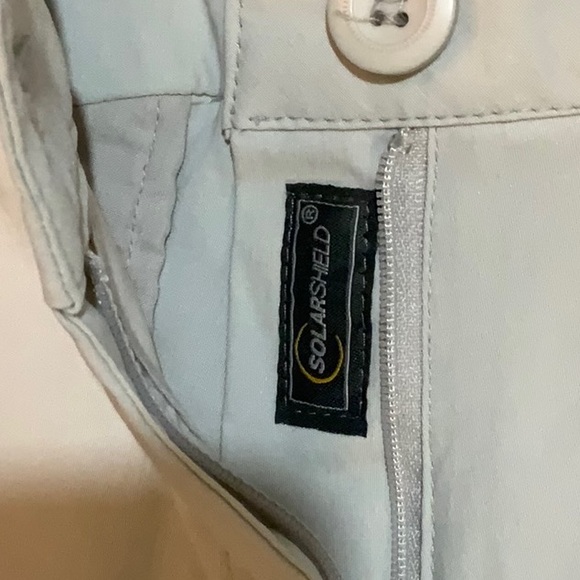 Craghoppers Sz UK12 EU38 US M8 Ladies Shorts -Silver Cloud colour. Never worn. - Picture 7 of 9